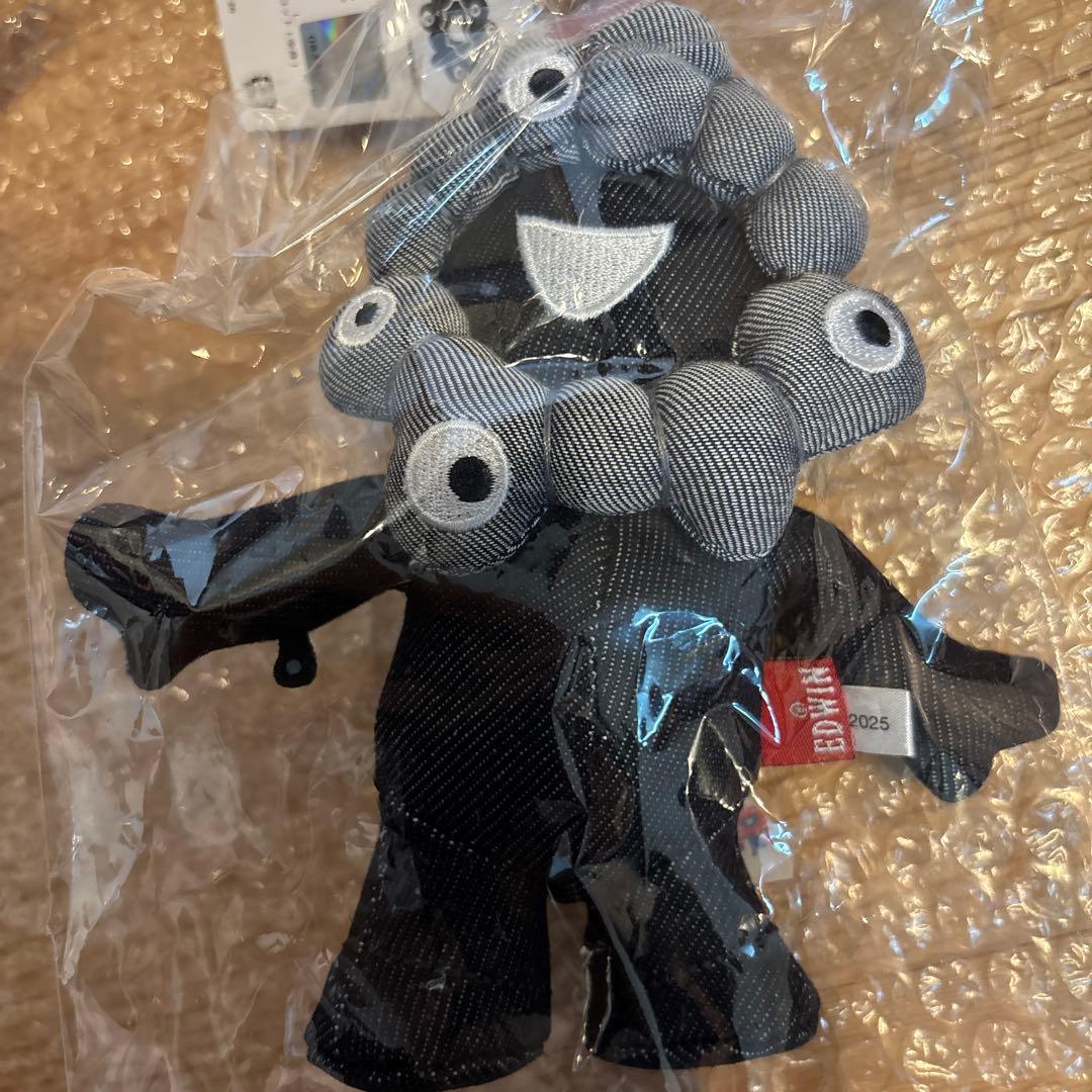 ミャクミャク EDWIN コラボ キーホルダー 黒 デニム ぬいぐるみ