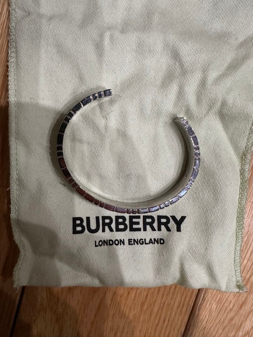 TCS　BURBERRY バングル ブレスレット シルバー