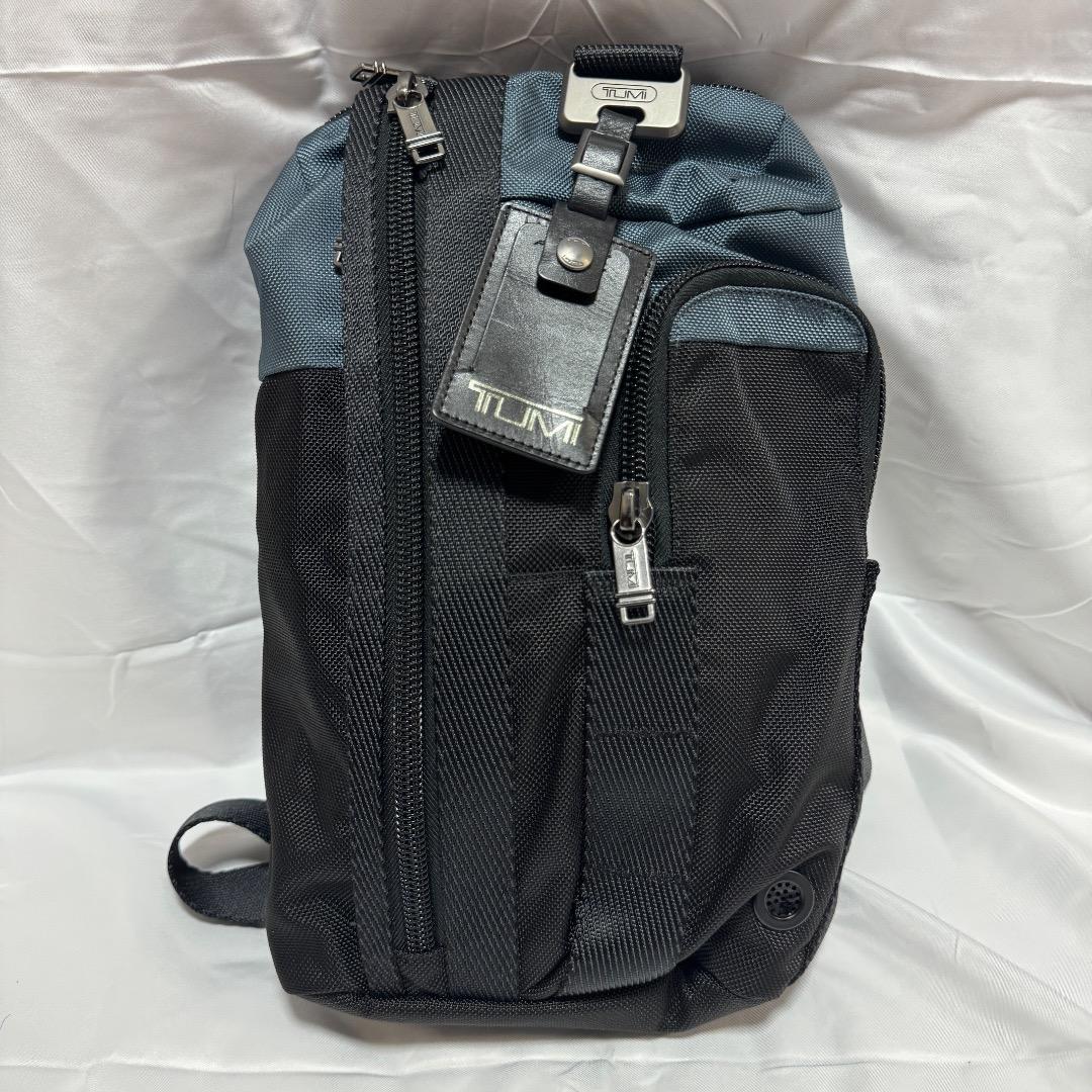【極美品】 TUMI ボディバッグ ブラック/ブルー