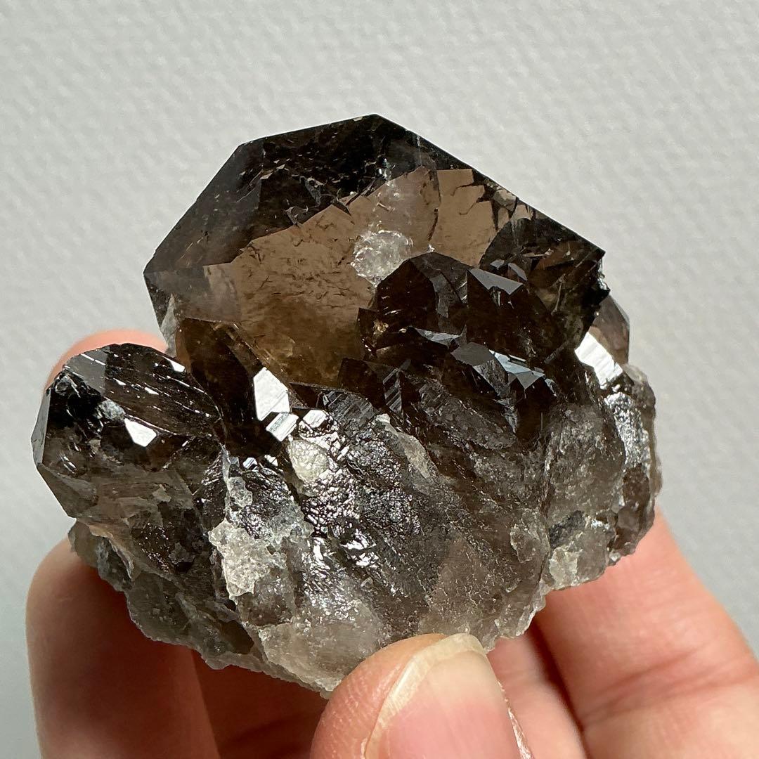 【最高級】Gwindel グインデル 煙水晶 60×48×40mm スイス産
