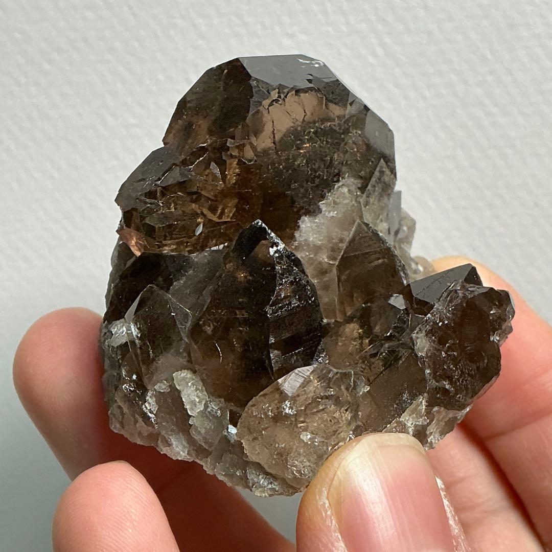 【最高級】Gwindel グインデル 煙水晶 60×48×40mm スイス産
