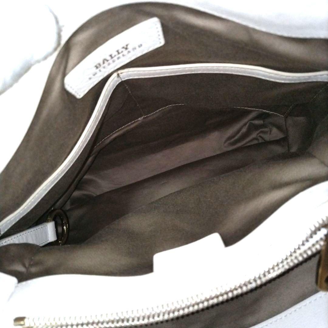 【美品】BALLY ストライプ ゴールド金具 パンチングレザー トートバッグ