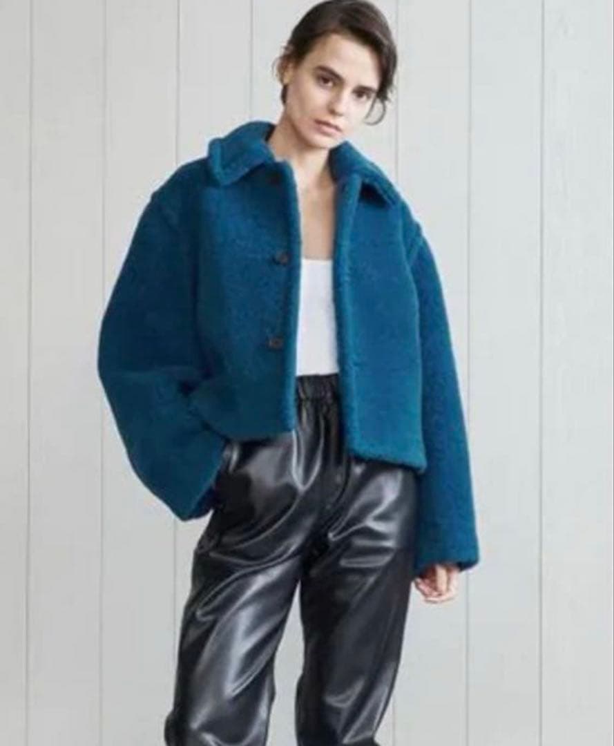 <H>BOA CROPPED COAT アウター