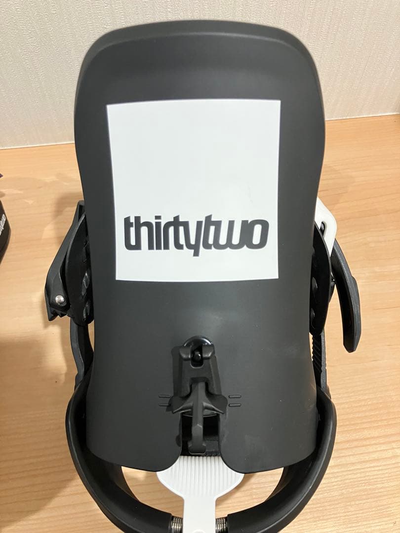thirtytwo Fase スノーボードビンディング ブラック Mサイズ
