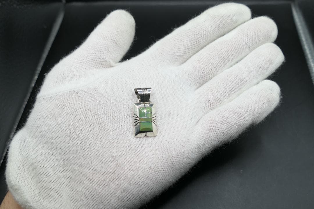 美品　ナバホ　チェスターベナリー　グリーンターコイズ　ネックレス　トップ