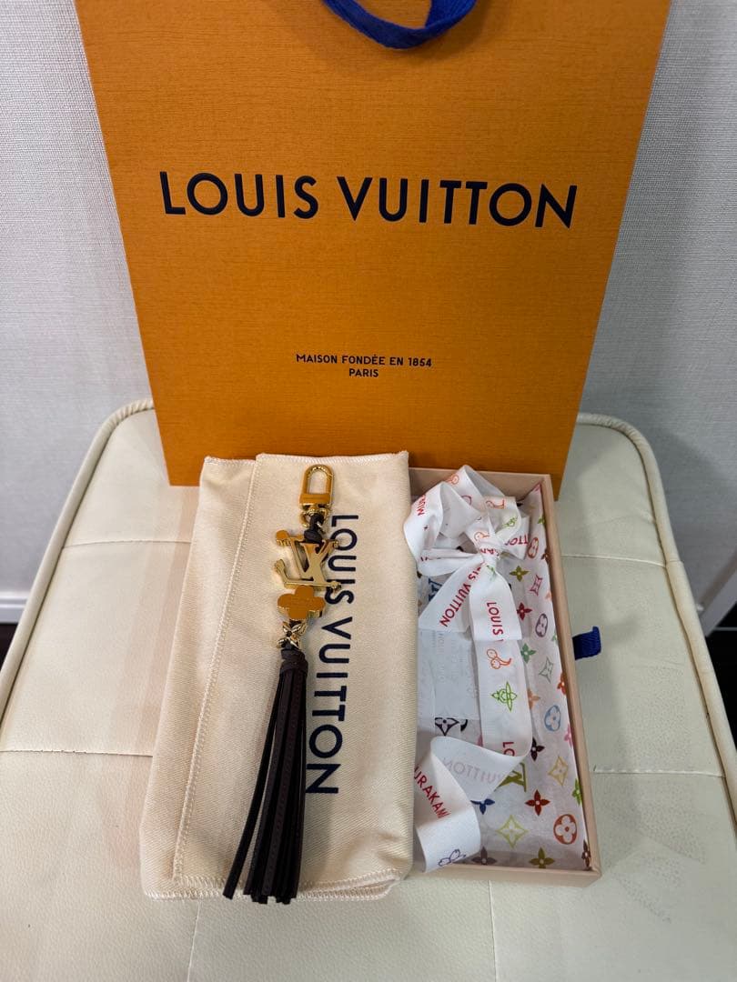 新品LV ルイヴィトン　村上隆　バックチャーム　ストラップ　領収書あり