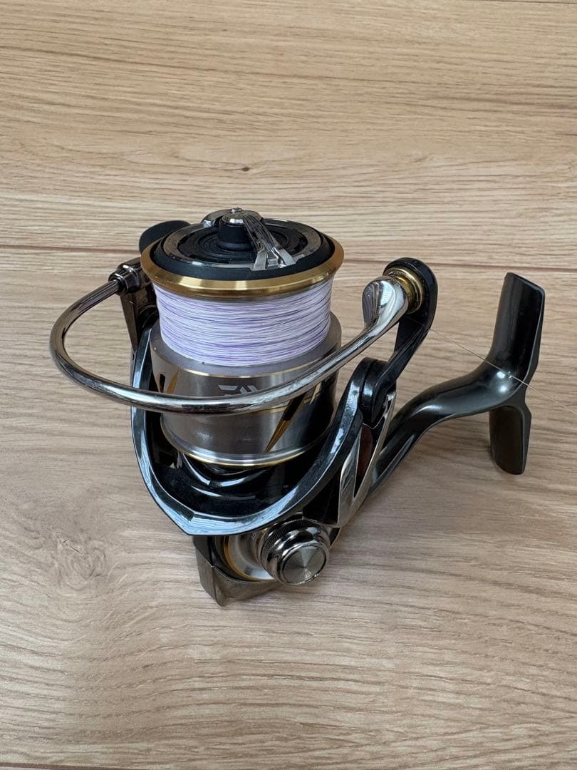 【中古】DAIWA ダイワ ルビアスFC LT2000S
