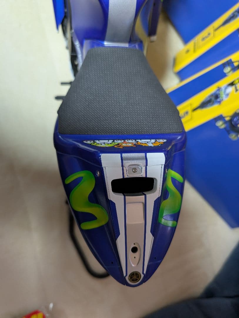 M*i様 Yamaha YZR-M1 1/4スケールモデル