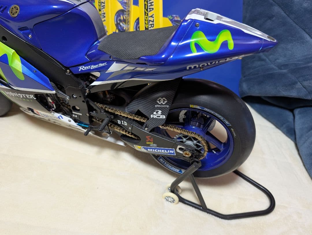 M*i様 Yamaha YZR-M1 1/4スケールモデル