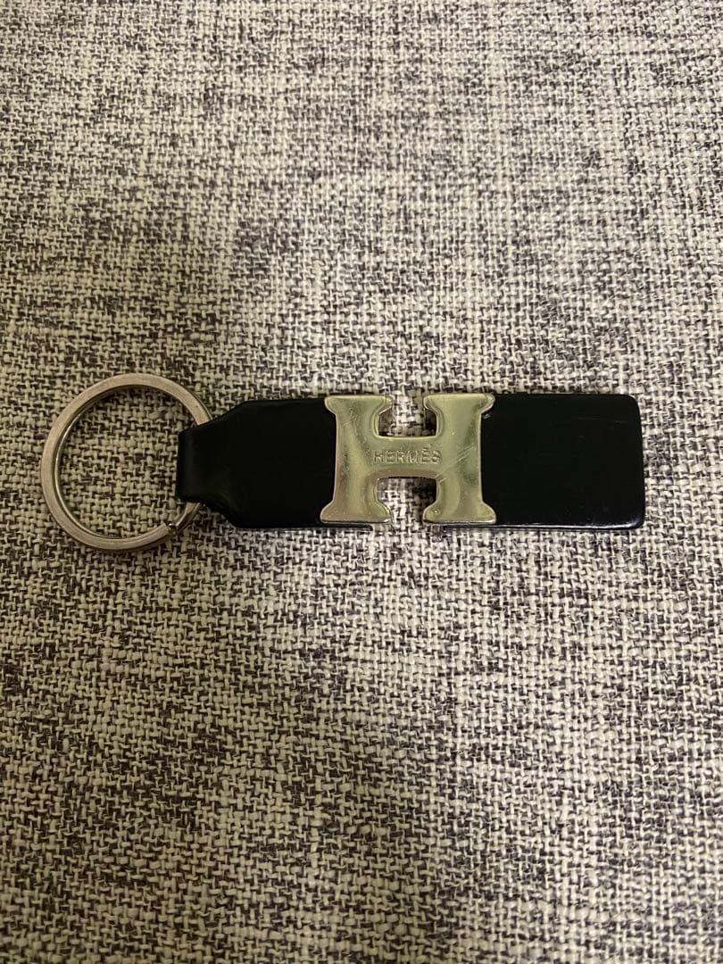 HERMES ブラックレザー キーホルダー