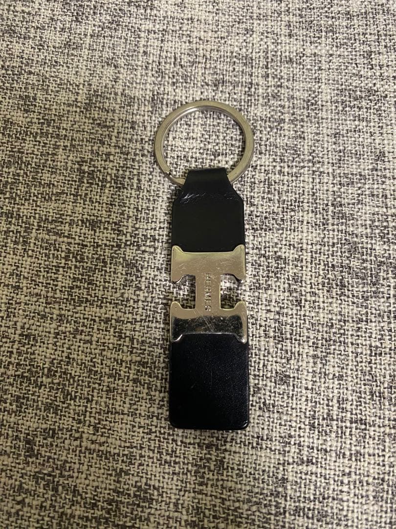 HERMES ブラックレザー キーホルダー