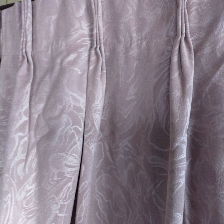 ピンクのフルオーダーカーテン