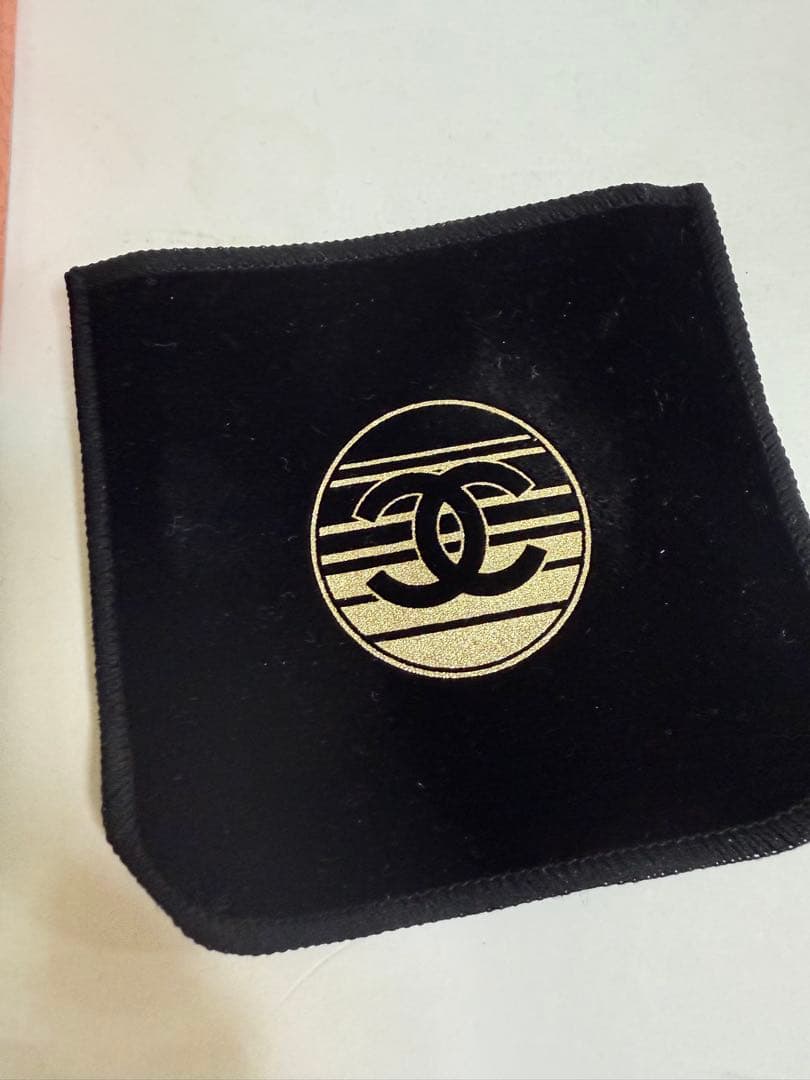 CHANEL ヘルシー　ゴールデン　グロウ　パウダー　エクラ　ドゥ　ソワール