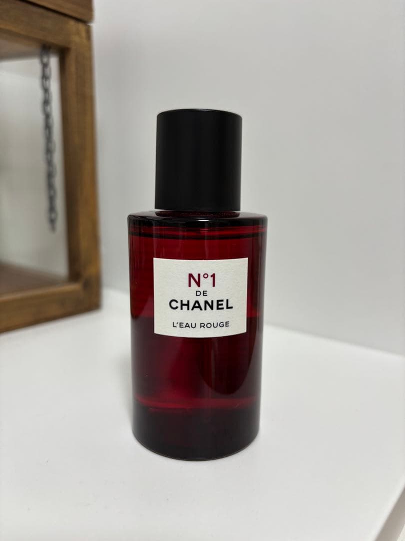 N°1 DE CHANEL L'EAU ROUGE ボディミスト 100ml