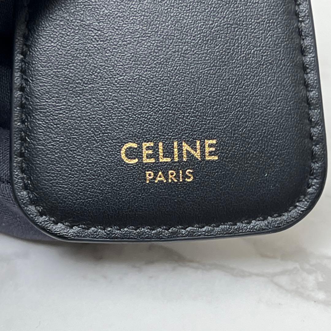 セリーヌ キーホルダー トリオンフ チャーム ゴールド ブラック CELINE
