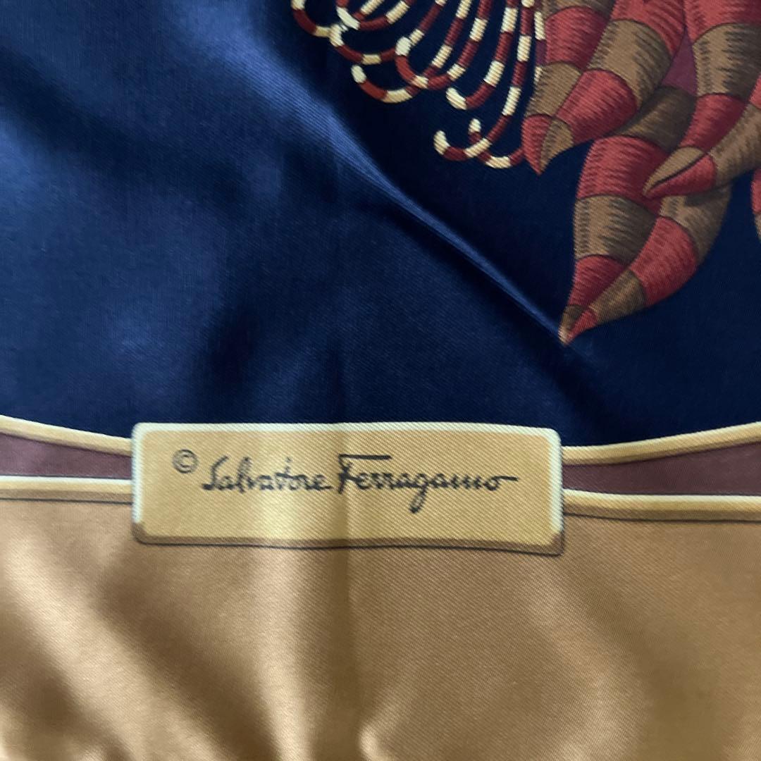 Salvatore Ferragamo 孔雀デザイン スカーフ