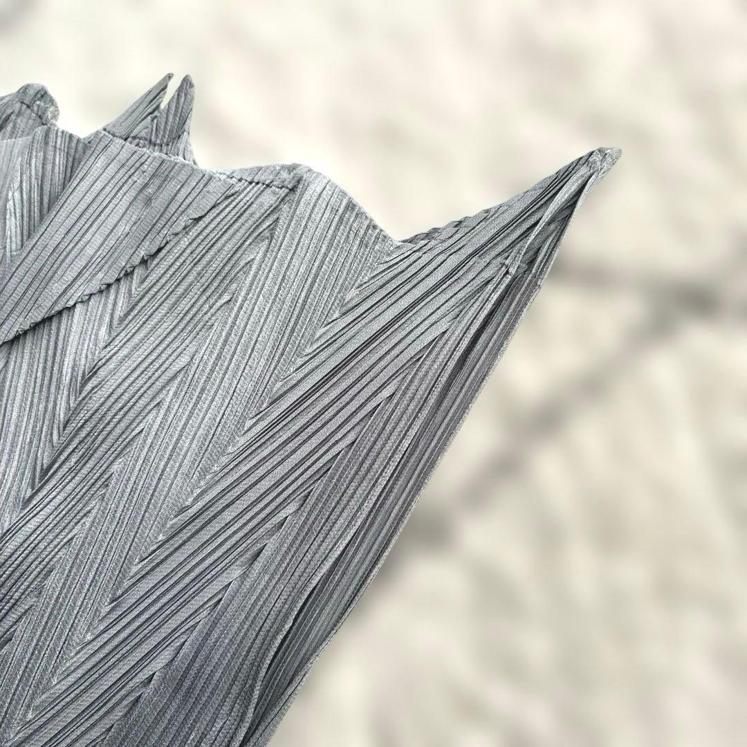 PLEATS PLEASEイッセイミヤケ　変形ブラウス　グレー　サイズ3