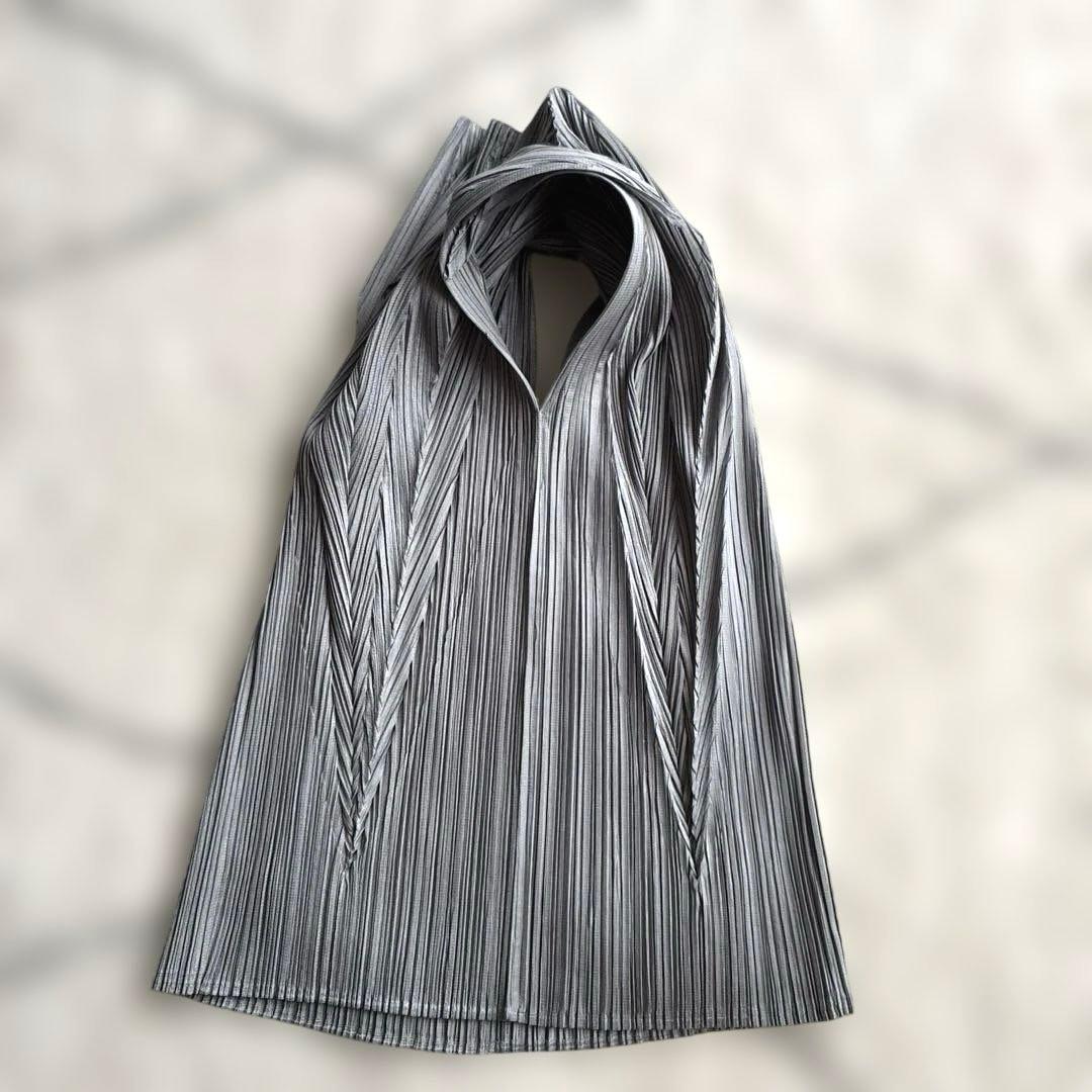 PLEATS PLEASEイッセイミヤケ　変形ブラウス　グレー　サイズ3