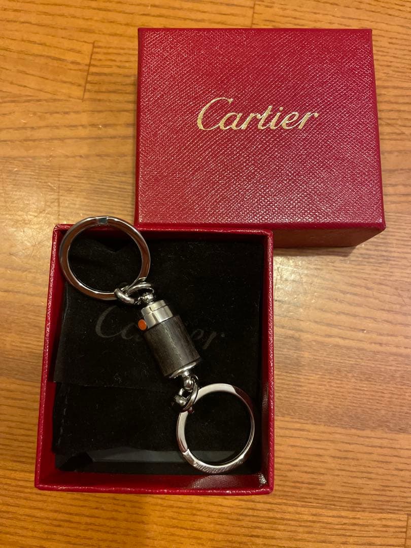 【新品未使用】Cartier シルバー キーホルダー