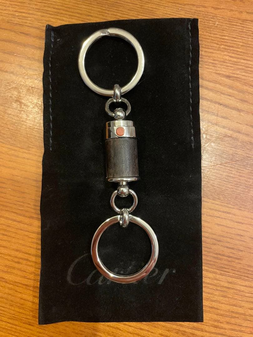 【新品未使用】Cartier シルバー キーホルダー
