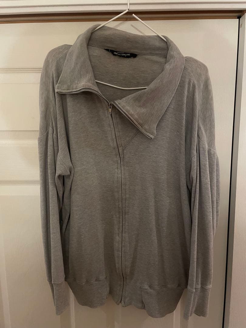 ねむたいCOMME des GARÇONSジップスウェットジャケット