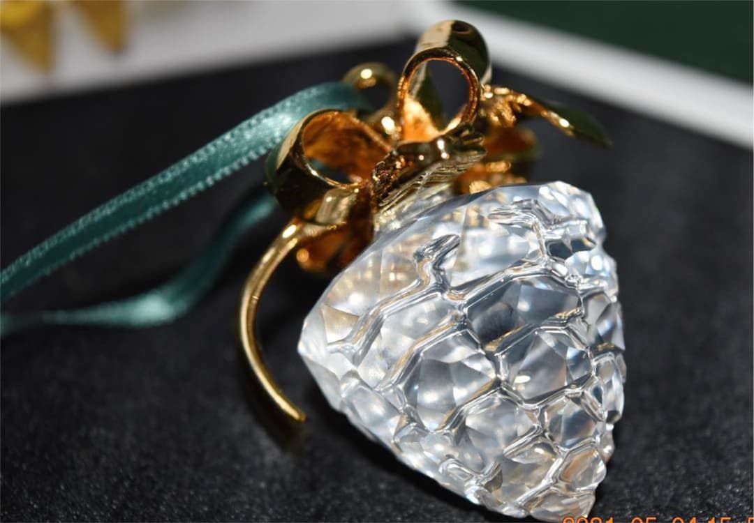 新品❗️Swarovski 苺オーナメント
