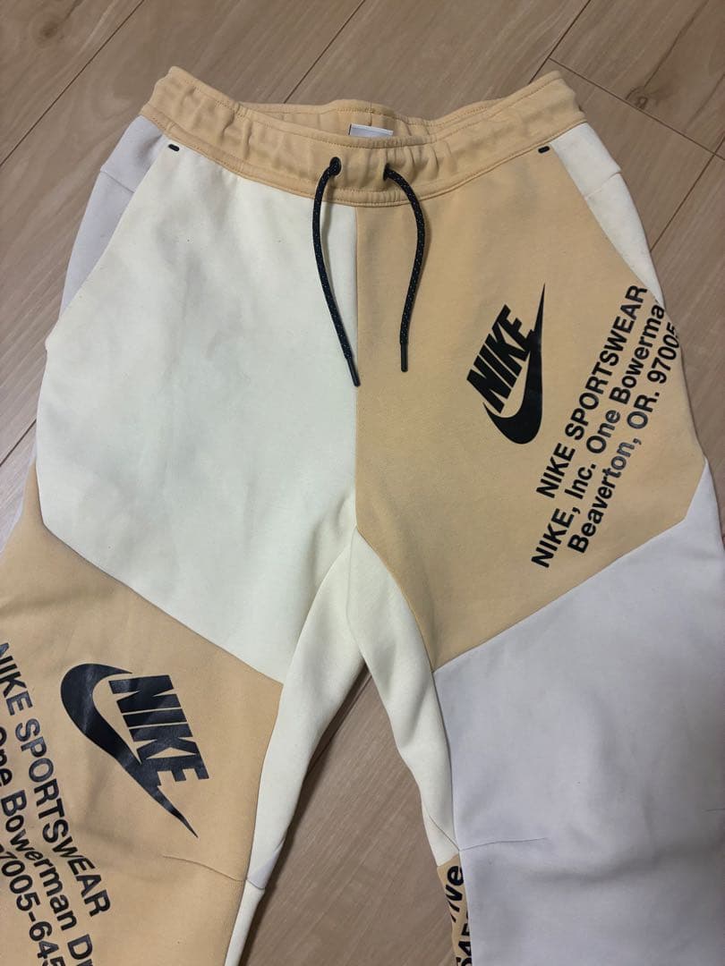 ナイキテックフリース　パンツ　Sサイズ