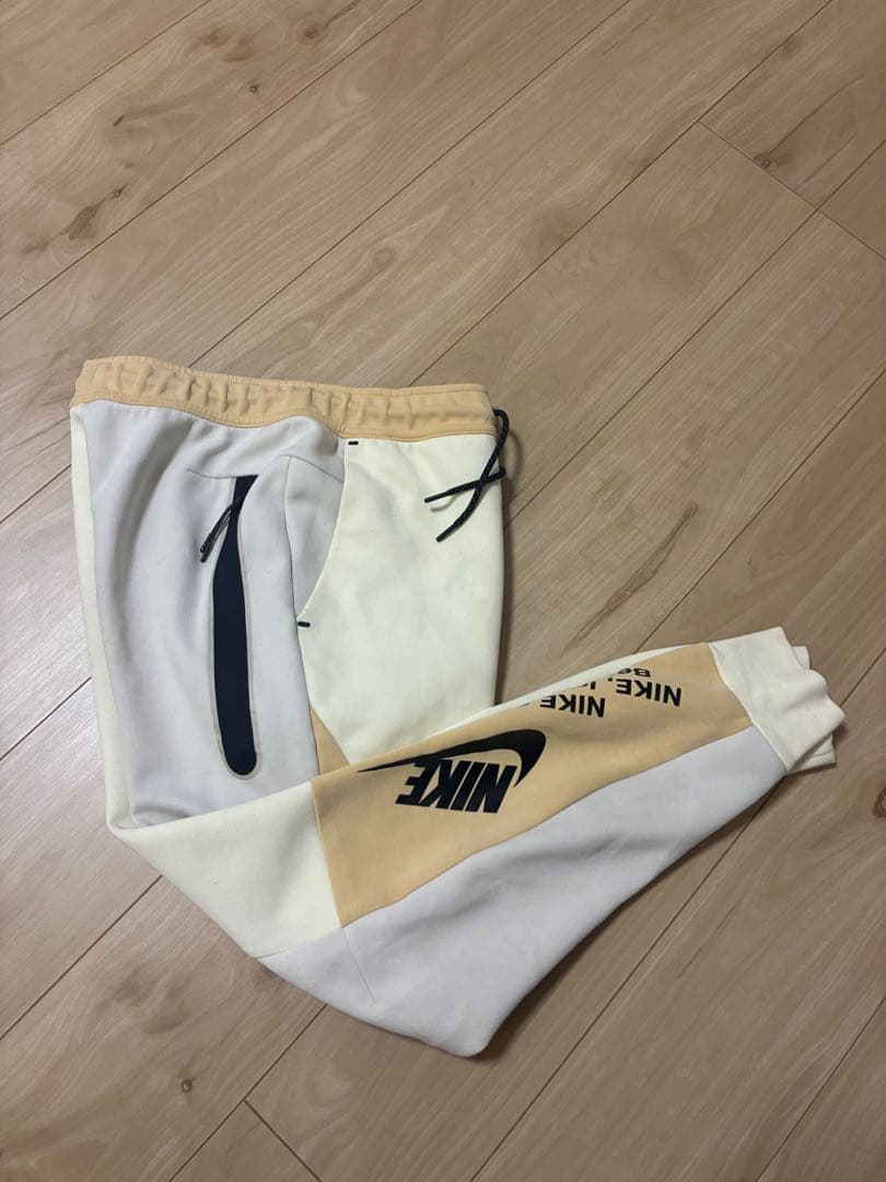 ナイキテックフリース　パンツ　Sサイズ