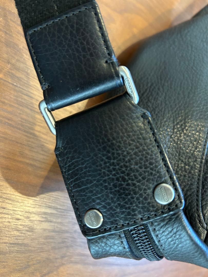 COACH ブラック　ボディバッグ　ウエストポーチ　ショルダーバッグ　コーチ