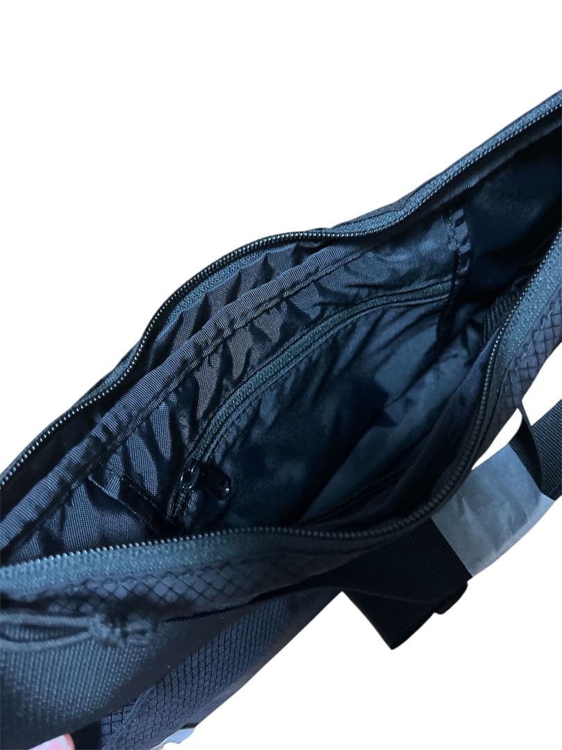 人気ブランド◎【Supreme】 メッセンジャーバッグ ブラック CORDURA