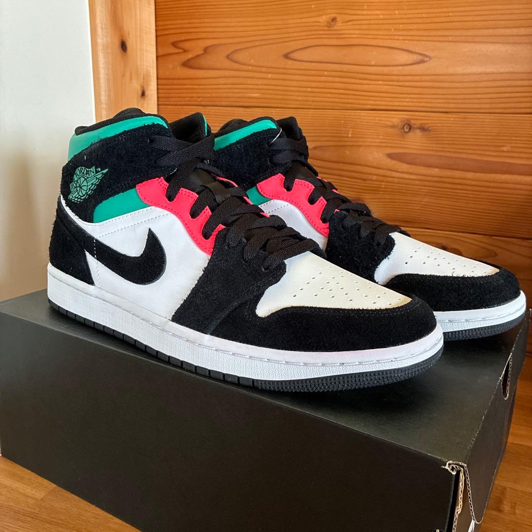 NIKE AIR JORDAN 1MID SE 新品未使用　852542 116
