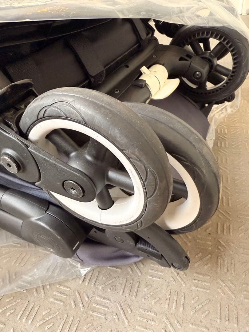 【値下げ！】バガブー　butterfly ベビーカー ネイビー【付属品あり】