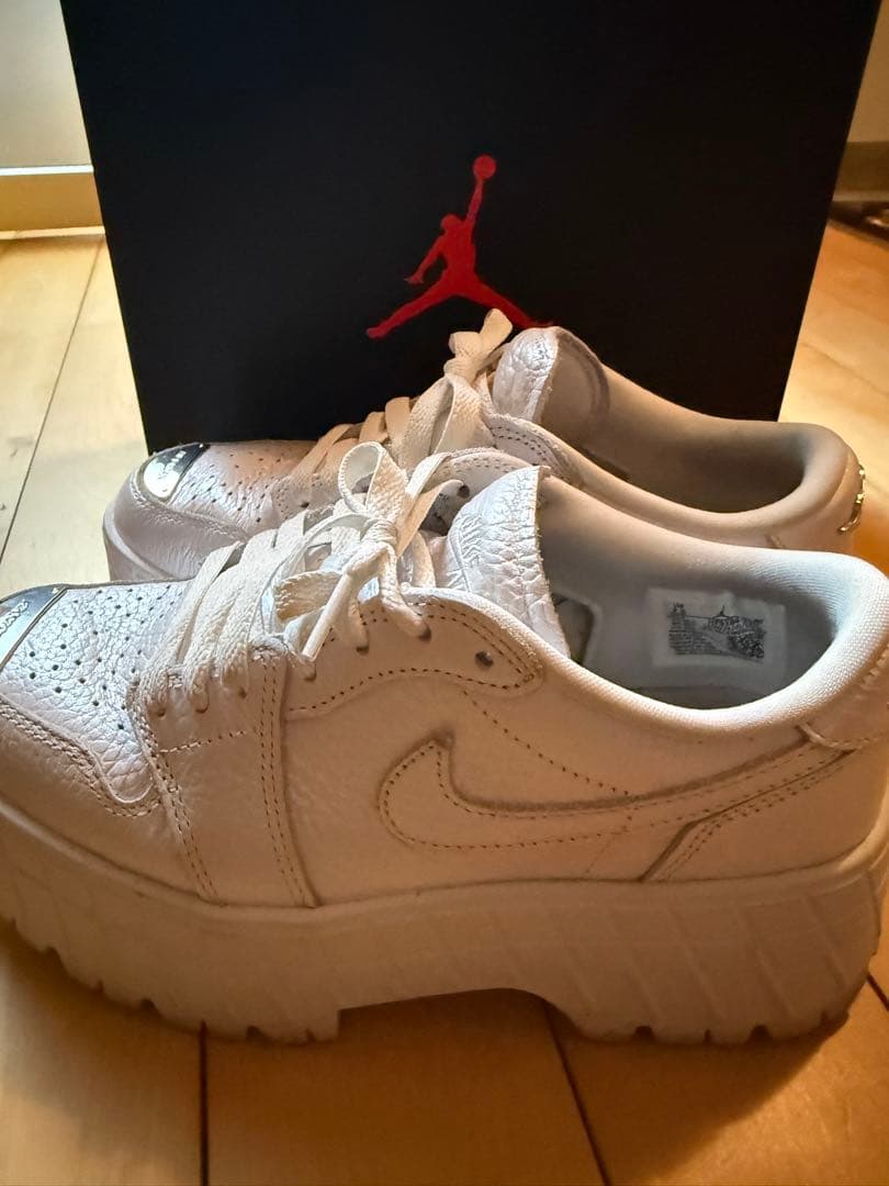 Nike Air Jordan 厚底スニーカー ホワイト 24.5