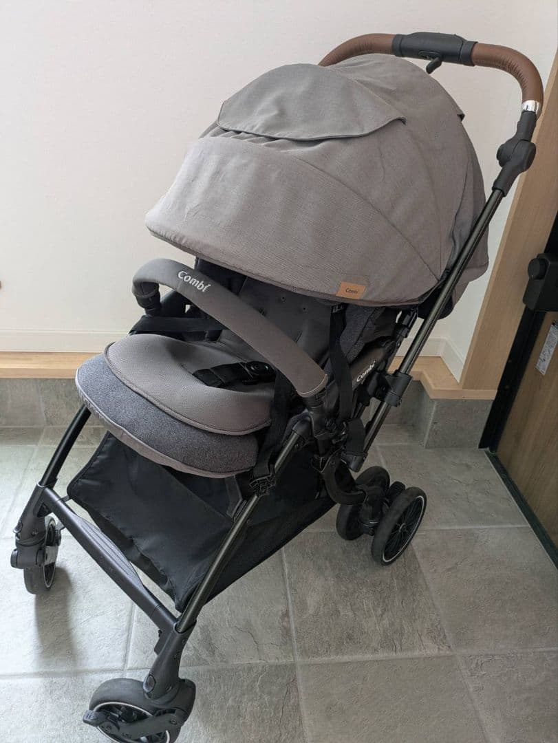Combi ベビーカー グレー　スゴカル　コンビ　　エッグショック