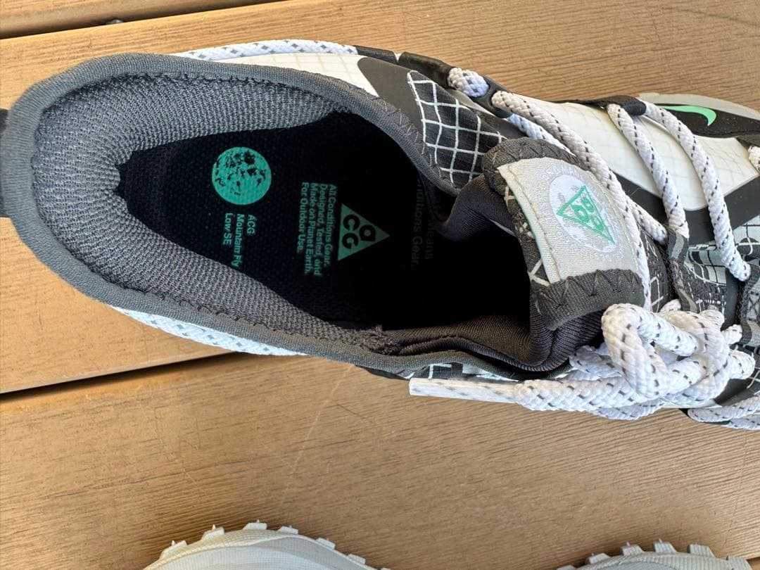 ナイキ NIKE ACG【ほぼ新品】マウンテンフライFLY LOW SE
