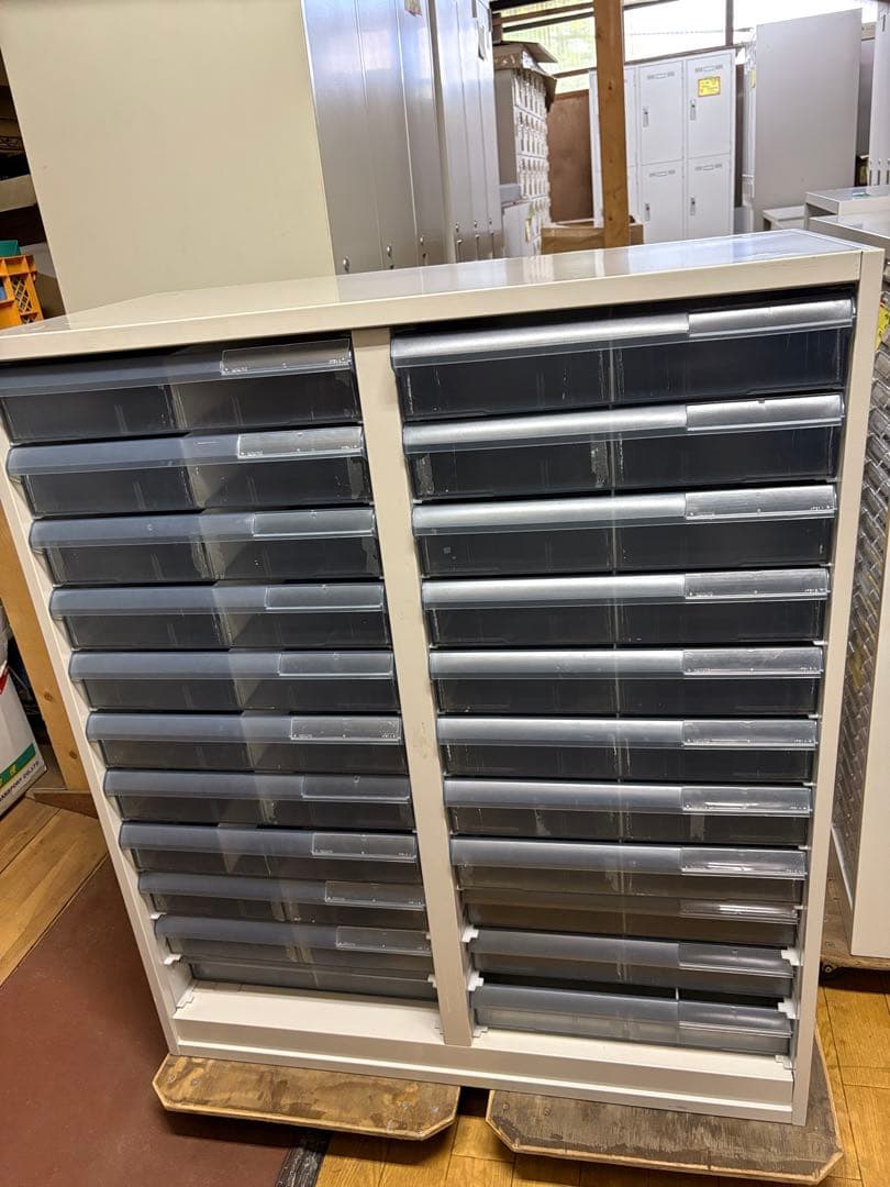 コクヨ　11段2列アレンジャー　横幅90㎝　奥行40㎝　高さ105㎝