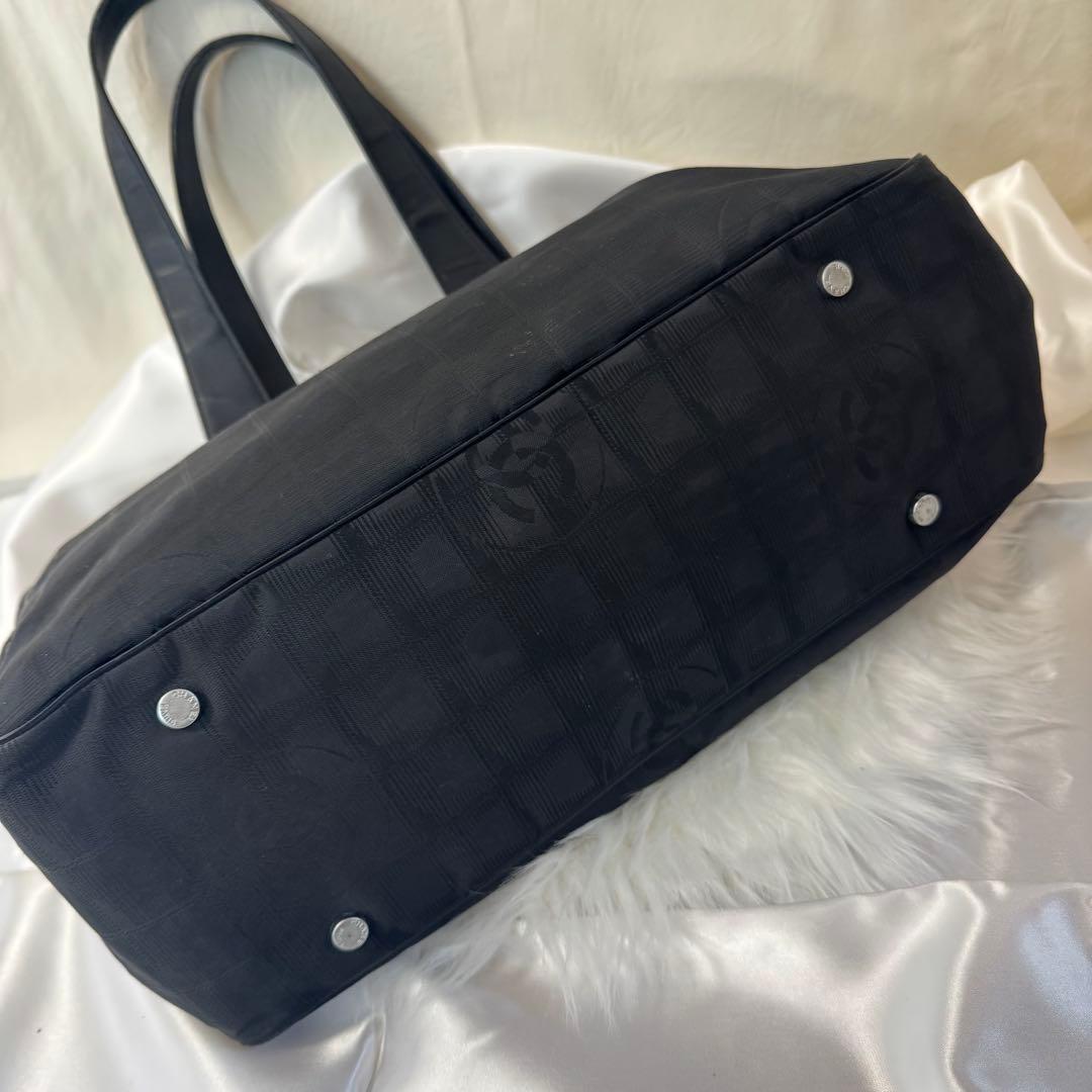 シャネル　ニュートラベルライン　ブラック トートバッグ　CHANEL