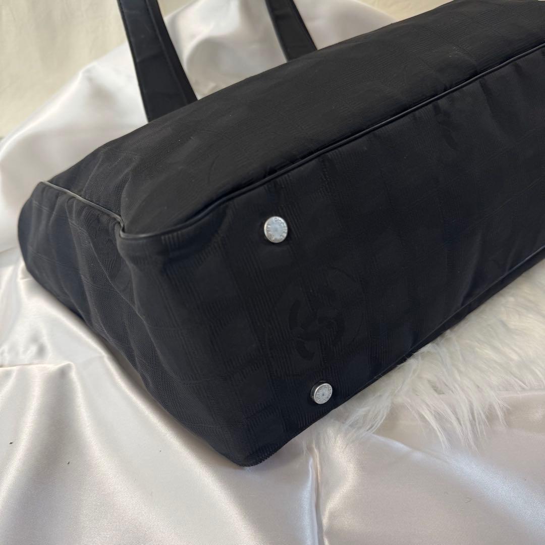 シャネル　ニュートラベルライン　ブラック トートバッグ　CHANEL
