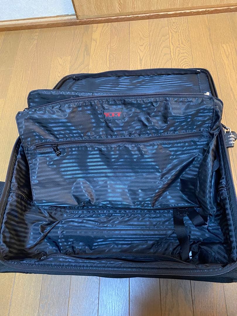 TUMI ブラック キャリーケース