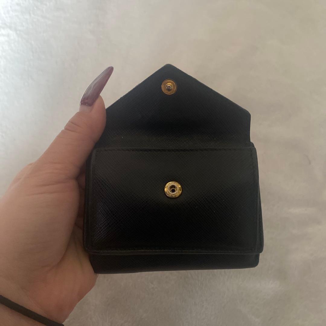 PRADA 黒 レザー 三つ折り財布