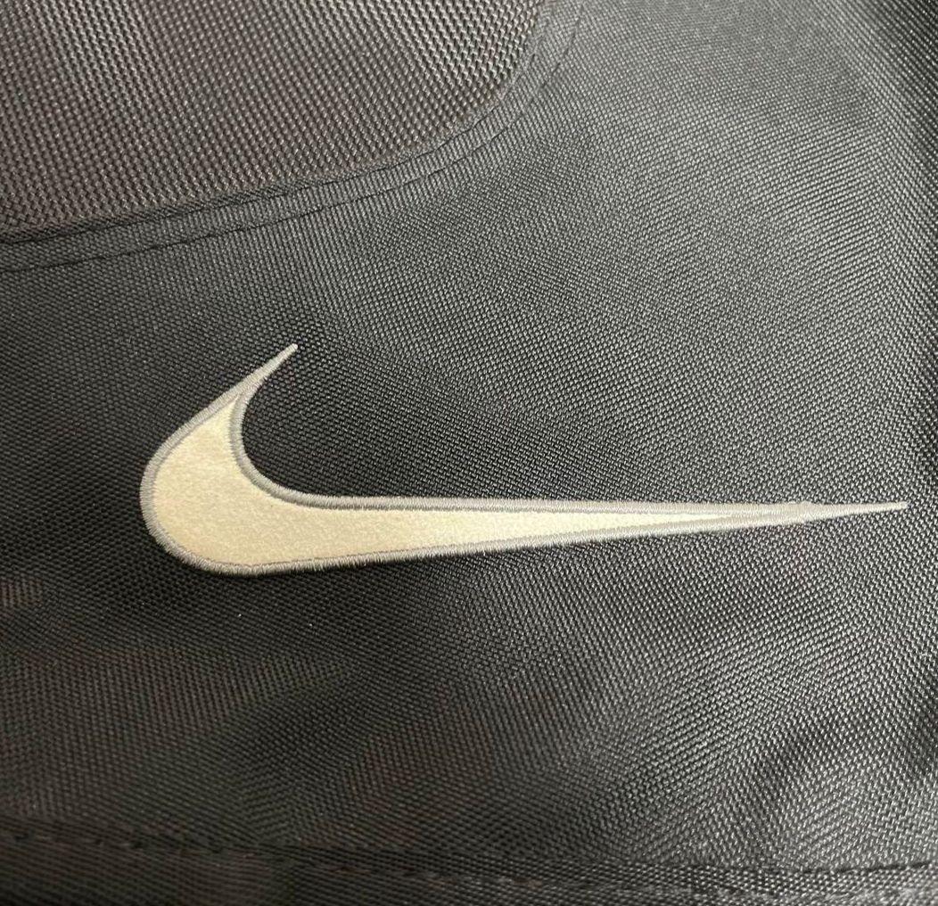 希少 Nike メッセンジャーバッグ 00s　ショルダーバッグ Y2K　刺繍ロゴ