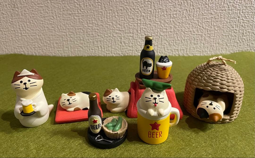 デコレ コンコンブル ちぐら こたつ お座布団 ビール ヘソ天 猫