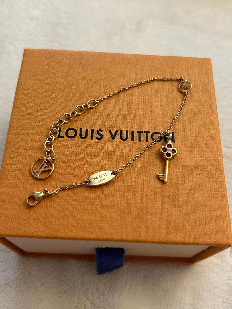 Louis Vuitton 鍵モチーフ ブレスレット M04718