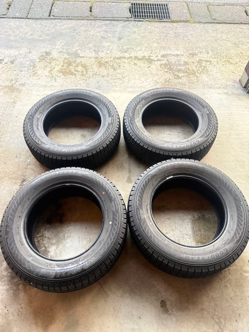 23年製造 205/65R16 グッドイヤー スタッドレスタイヤ4本セット