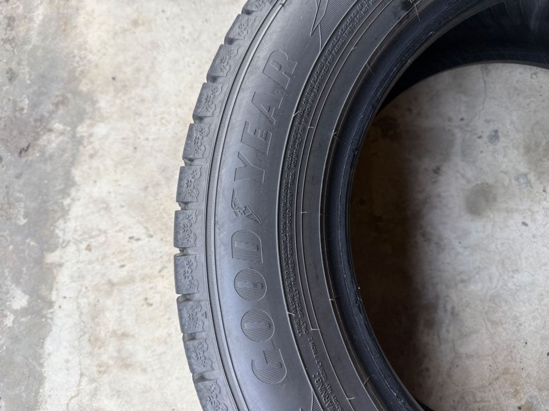 23年製造 205/65R16 グッドイヤー スタッドレスタイヤ4本セット