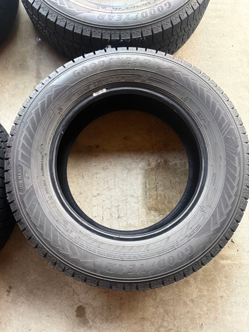23年製造 205/65R16 グッドイヤー スタッドレスタイヤ4本セット