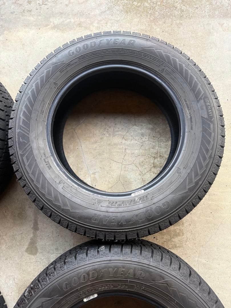23年製造 205/65R16 グッドイヤー スタッドレスタイヤ4本セット