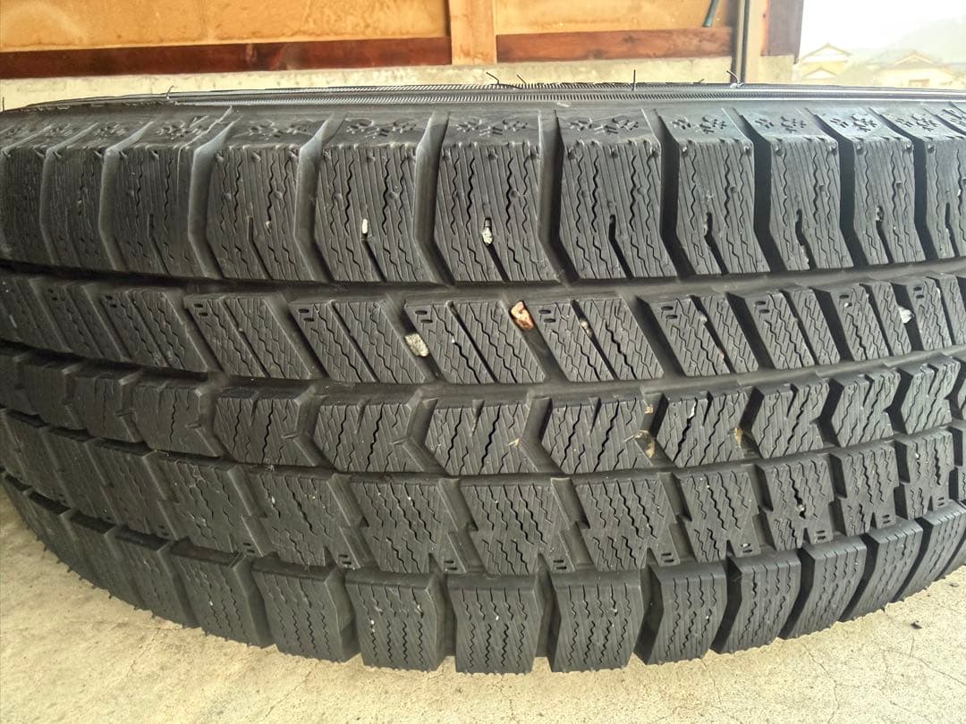 23年製造 205/65R16 グッドイヤー スタッドレスタイヤ4本セット
