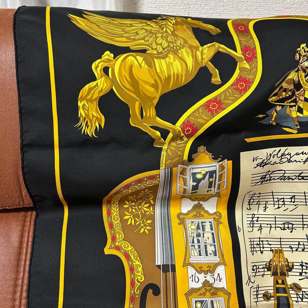 HERMES スカーフ 黒 金 中古 保管品 美品