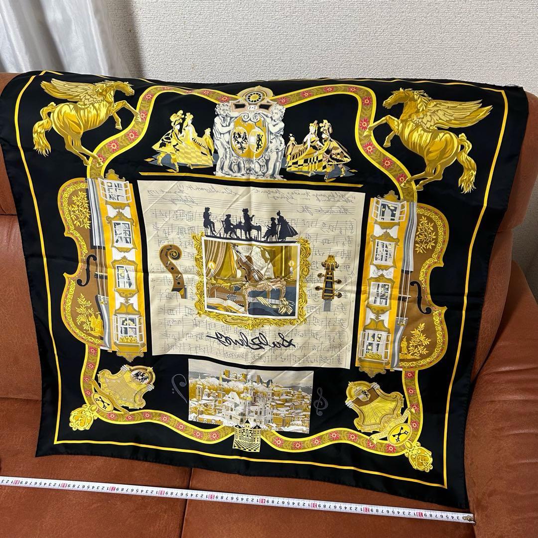 HERMES スカーフ 黒 金 中古 保管品 美品